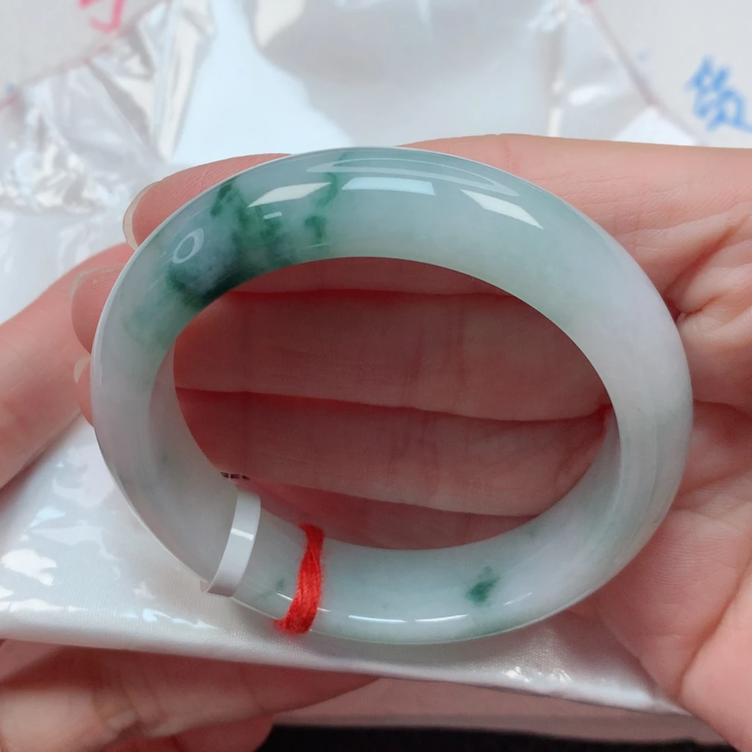 翡翠手镯未镶嵌51.8圈