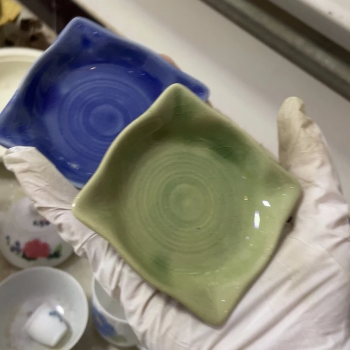 其他盘子碗砂锅都有