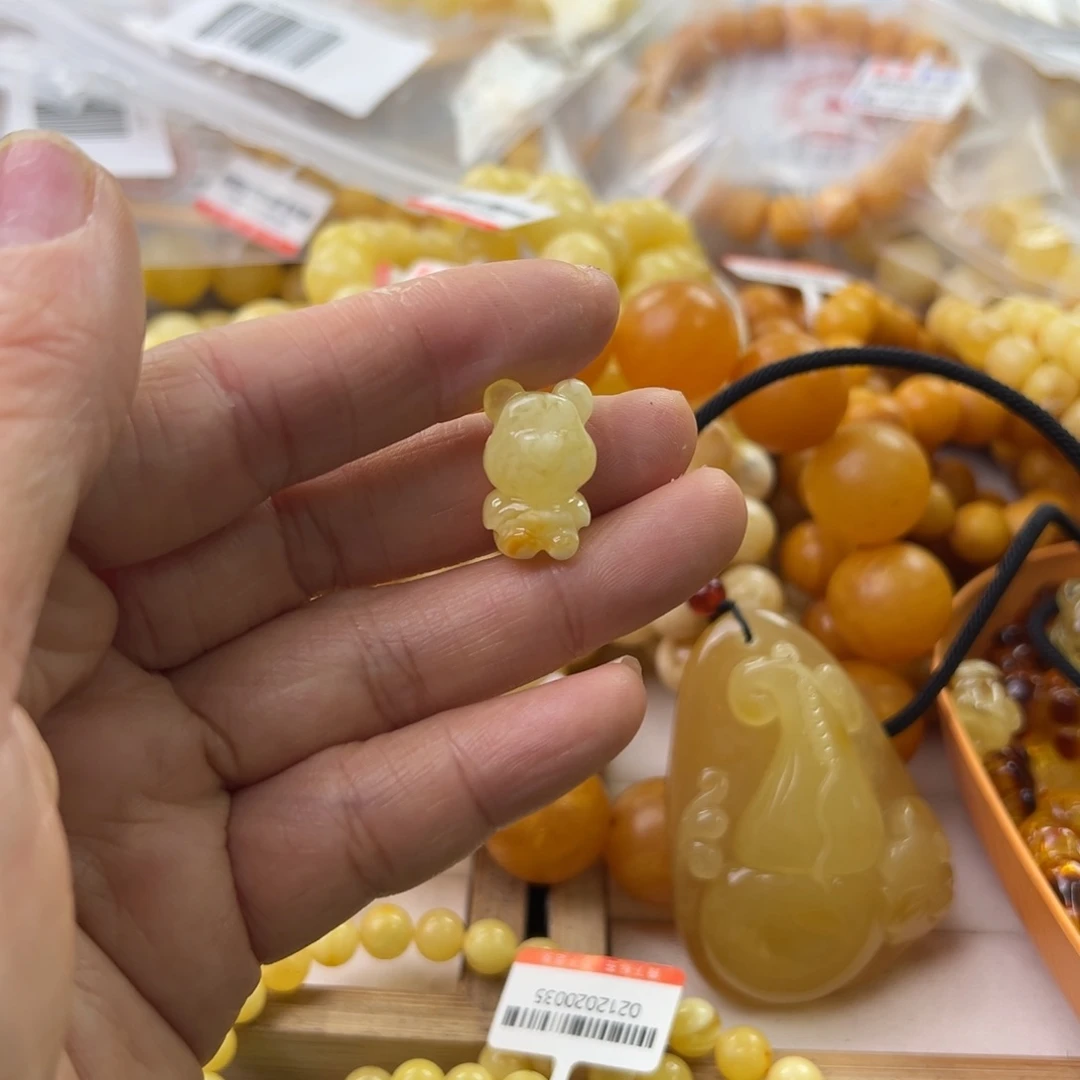 琥珀珠宝奇石未镶嵌