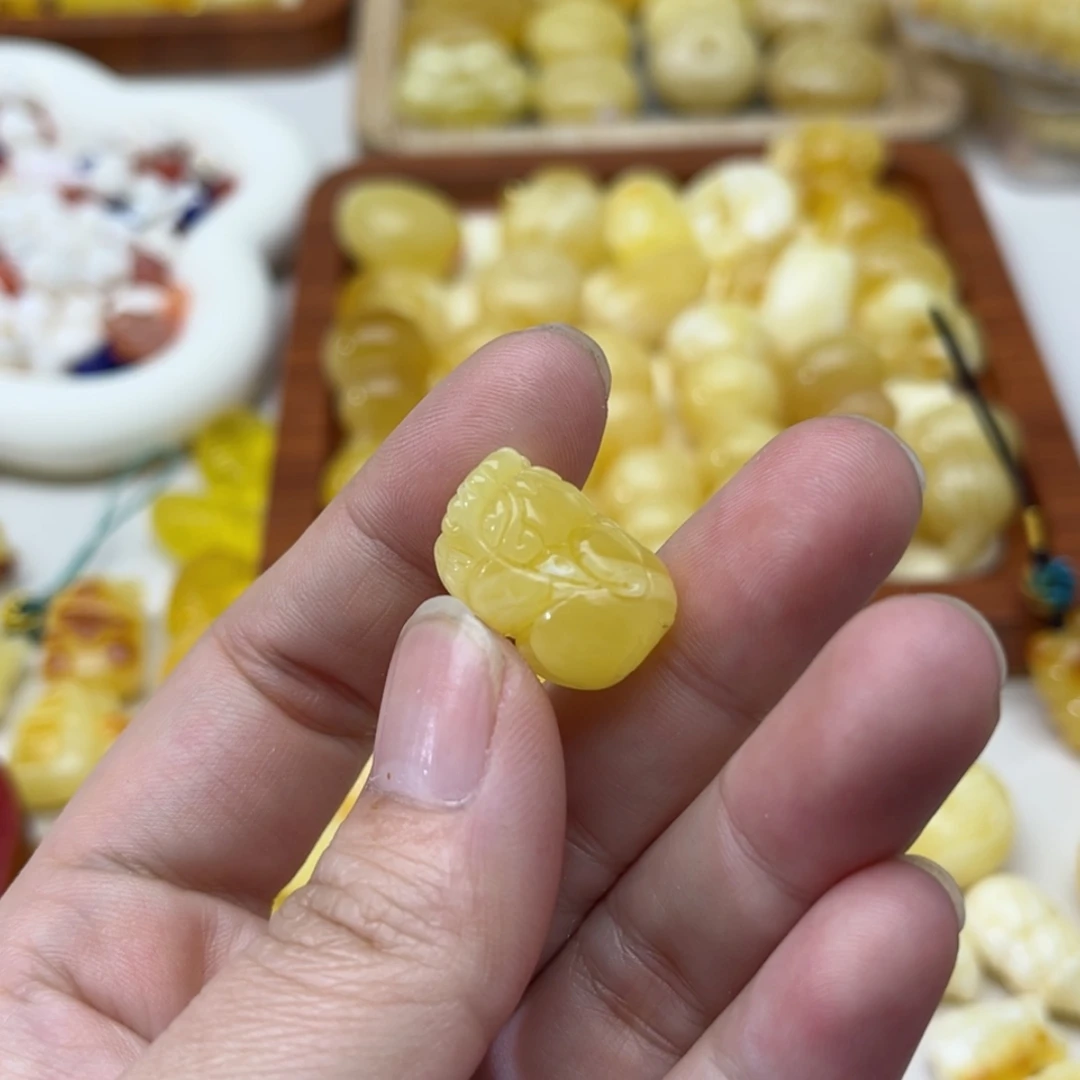 【闪购商品】未镶嵌蜜蜡裸石配饰