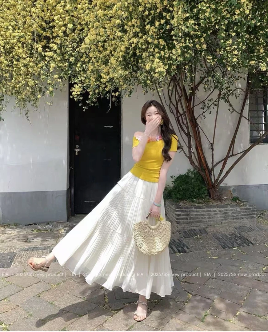 8731夏季新款立体花朵设计感时尚斜肩短袖体型上衣高腰半身裙套装