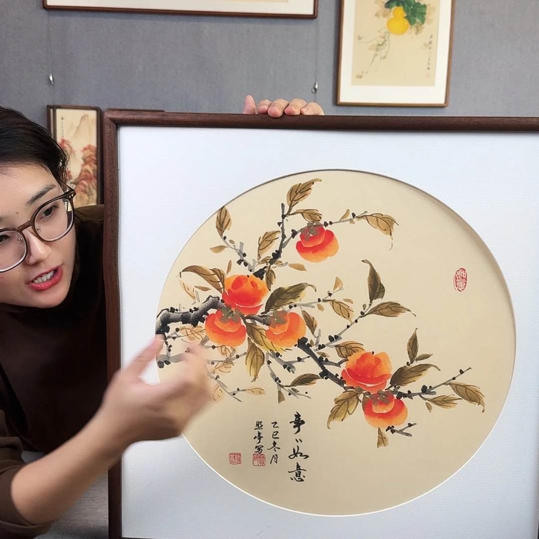国画手绘带框尺寸： 53*53
