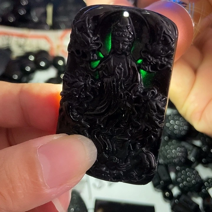 翡翠未镶嵌颈饰观音