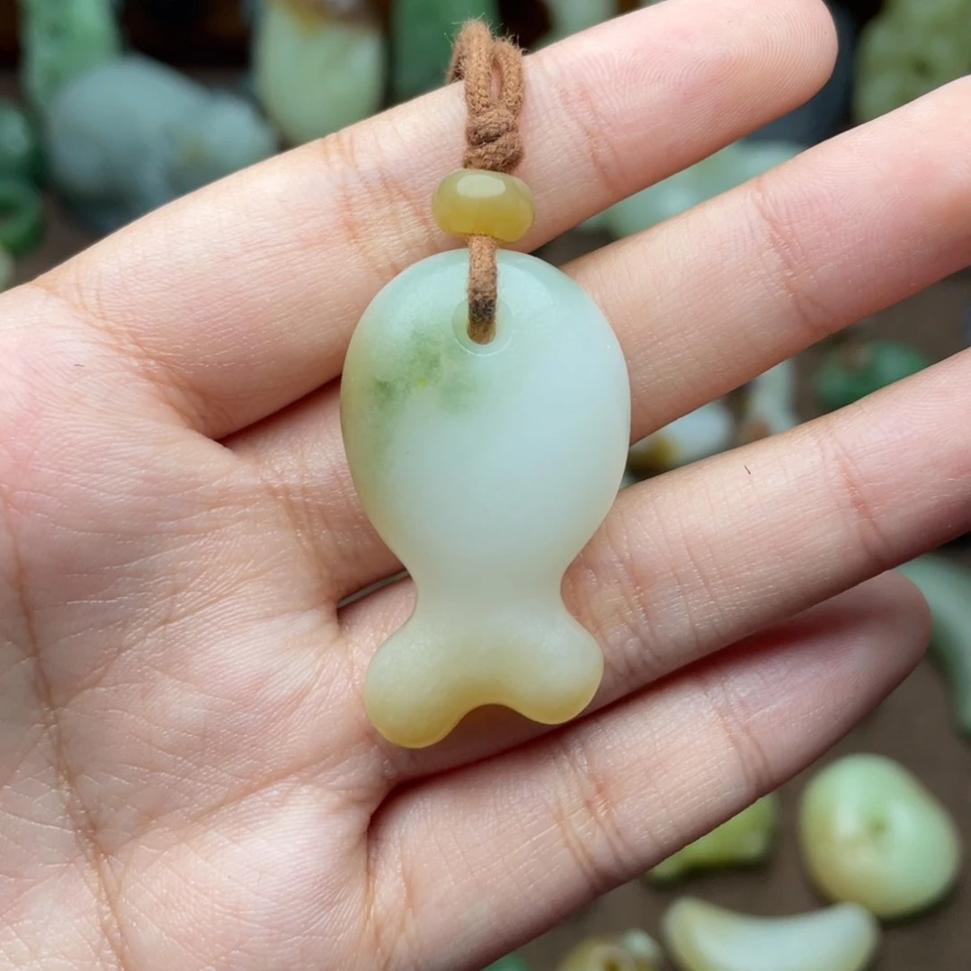 【闪购商品】颈饰未镶嵌和田玉柚*