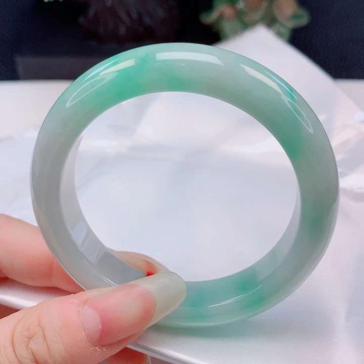 翡翠未镶嵌手镯51圈