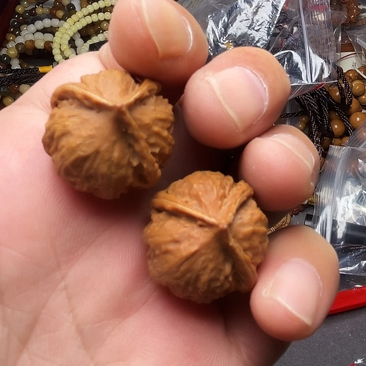 都***欢手串猴头核桃猴头雕刻精工小三棱一对