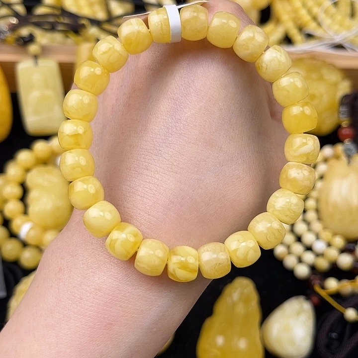 琥珀未镶嵌颈饰琥珀