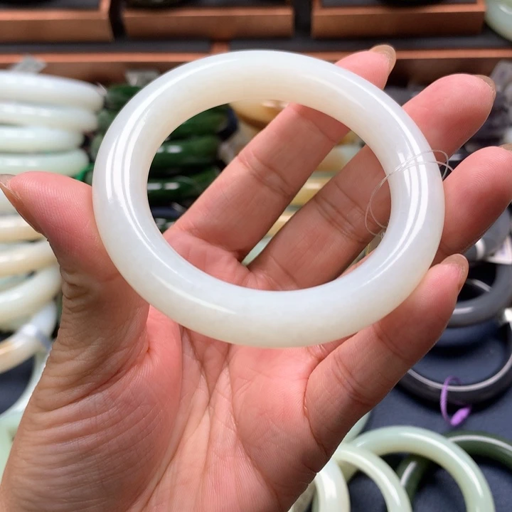 【闪购商品】未镶嵌手镯和田玉
