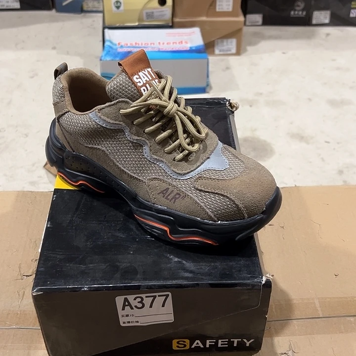 编码377号。37码防砸防刺劳保鞋。