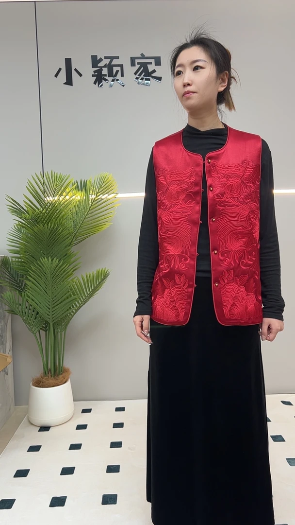 尚品锦鲤刺绣马甲