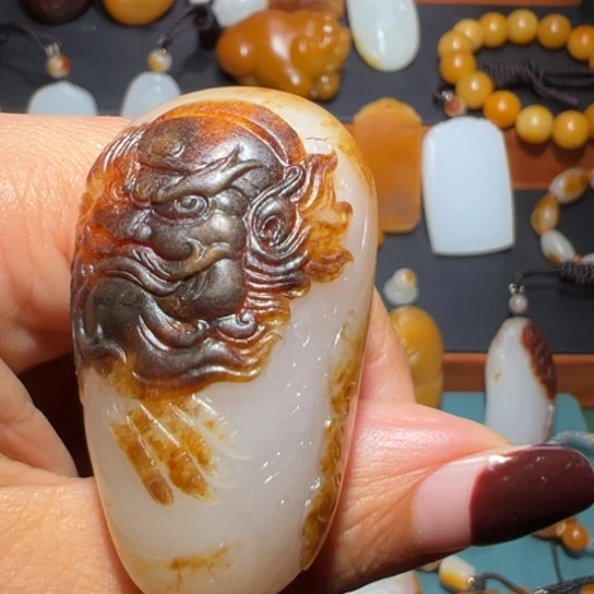 随***6和田玉未镶嵌颈饰