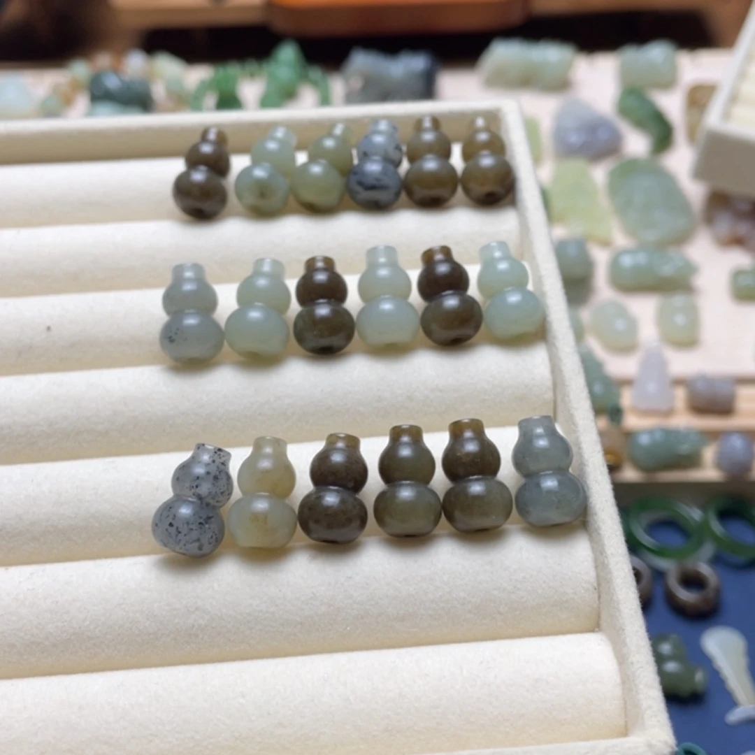 和田玉未镶嵌吊坠(不含链)一个