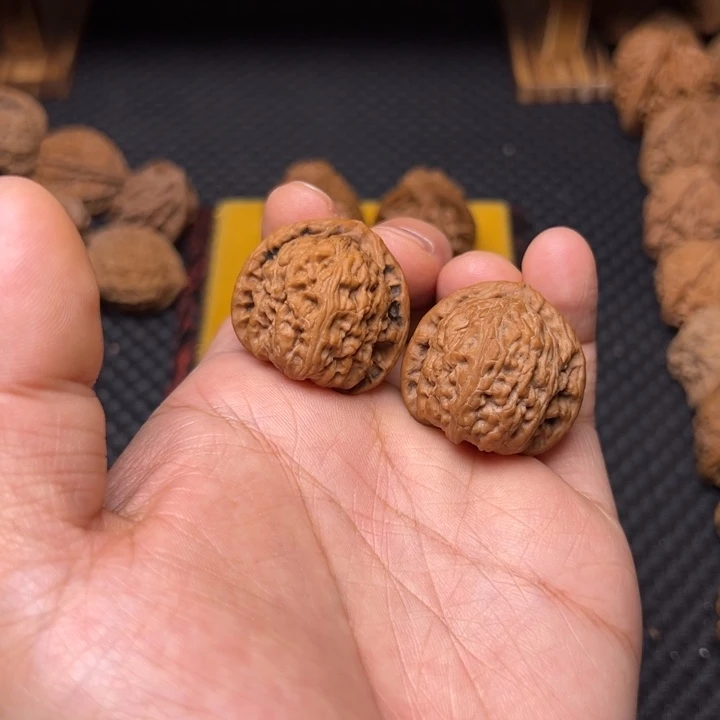 吊坠文玩核桃三角白