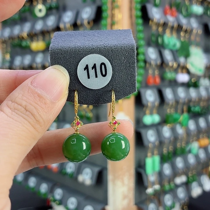 和田玉18K金镶嵌耳饰