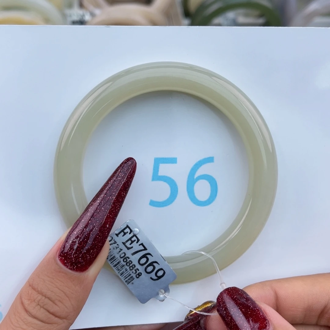 和田玉手镯未镶嵌56+