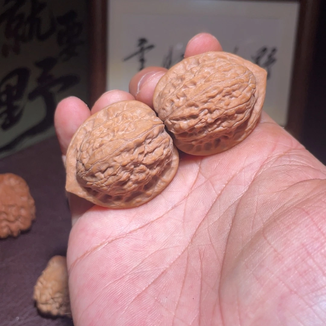 炭***腿文玩核桃鸿运鸡心