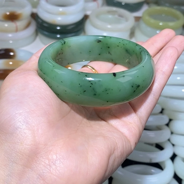 和田玉手镯未镶嵌碧玉镯57