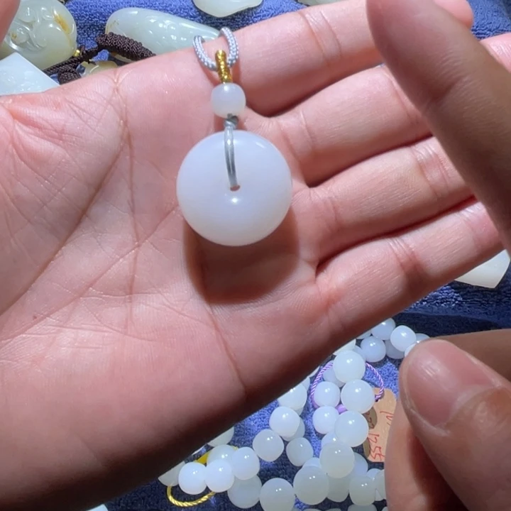 和田玉颈饰未镶嵌