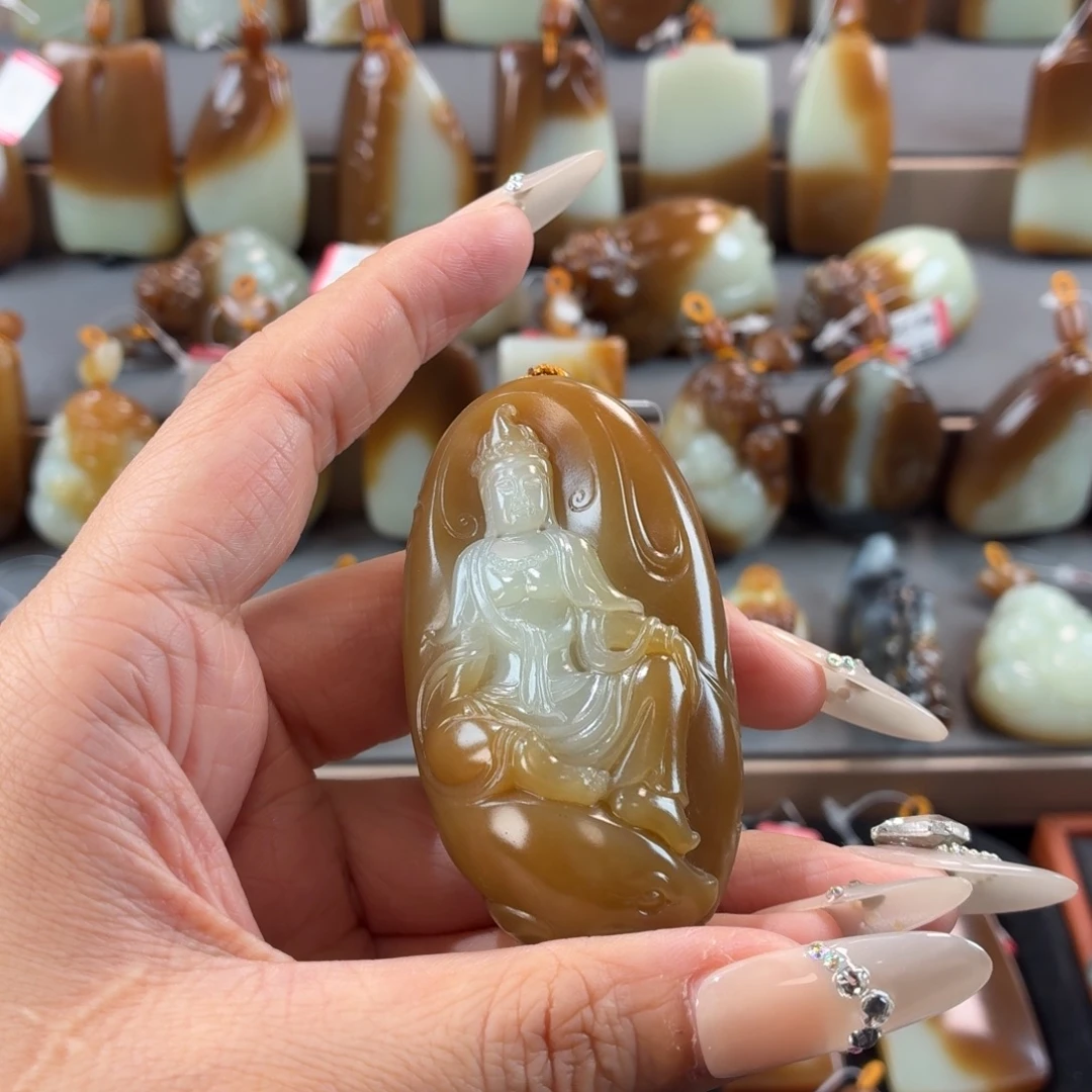 和田玉未镶嵌颈饰