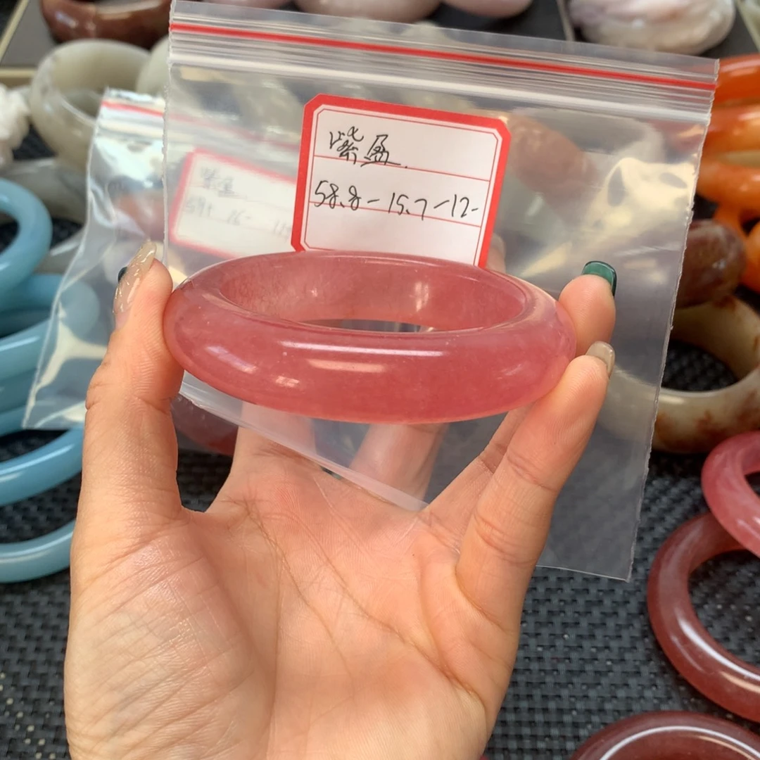 *****石英岩玉未镶嵌手镯