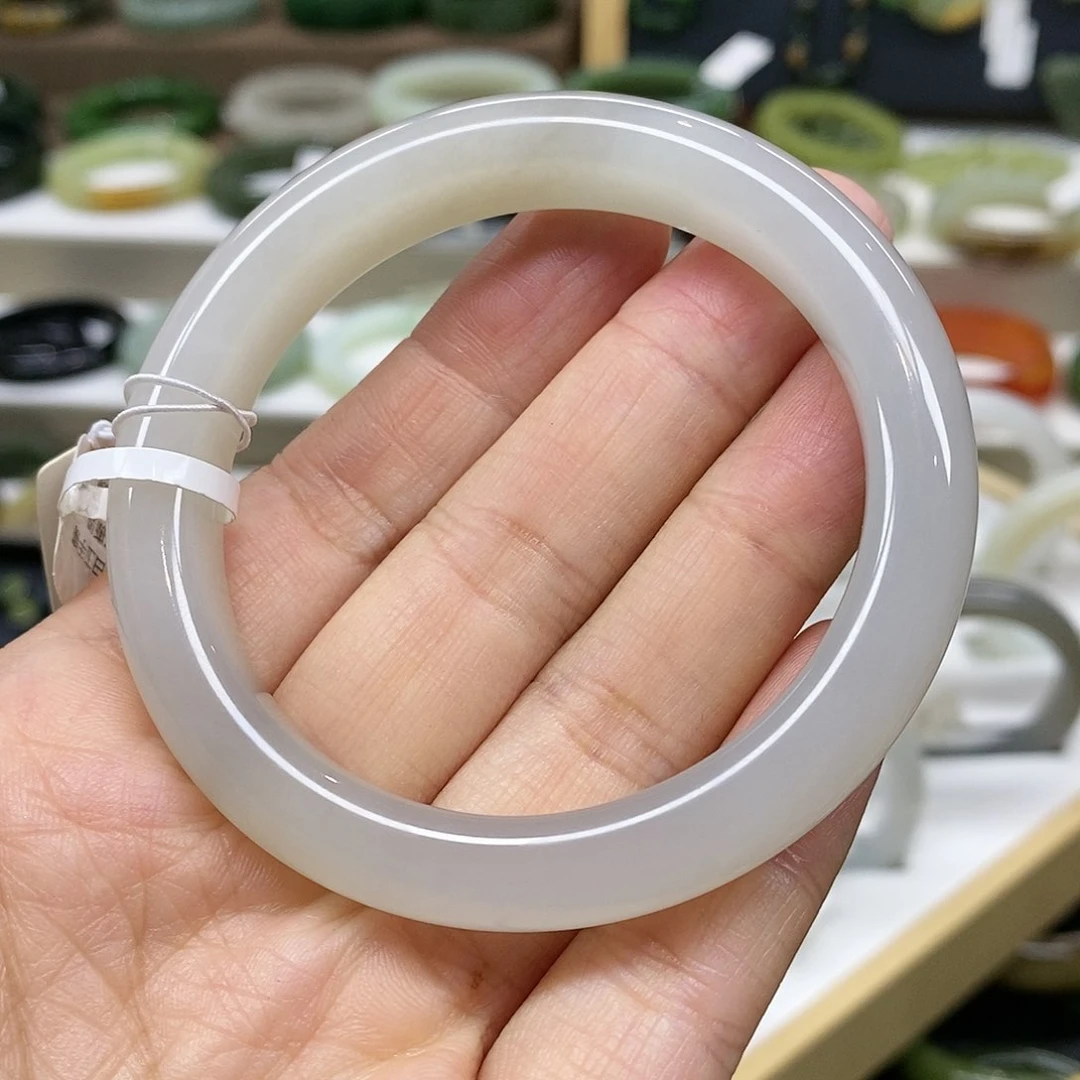 【闪购商品】未镶嵌手镯和田玉
