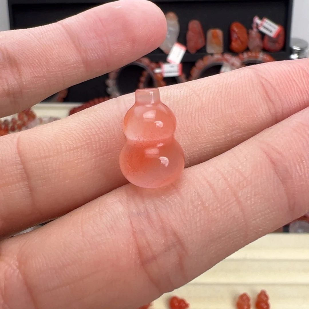 可****南红玛瑙未镶嵌颈饰葫芦