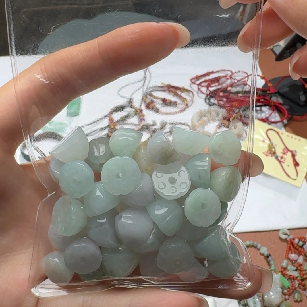 未镶嵌挂件翡翠福利1个，不包邮，拍一单邮费发货