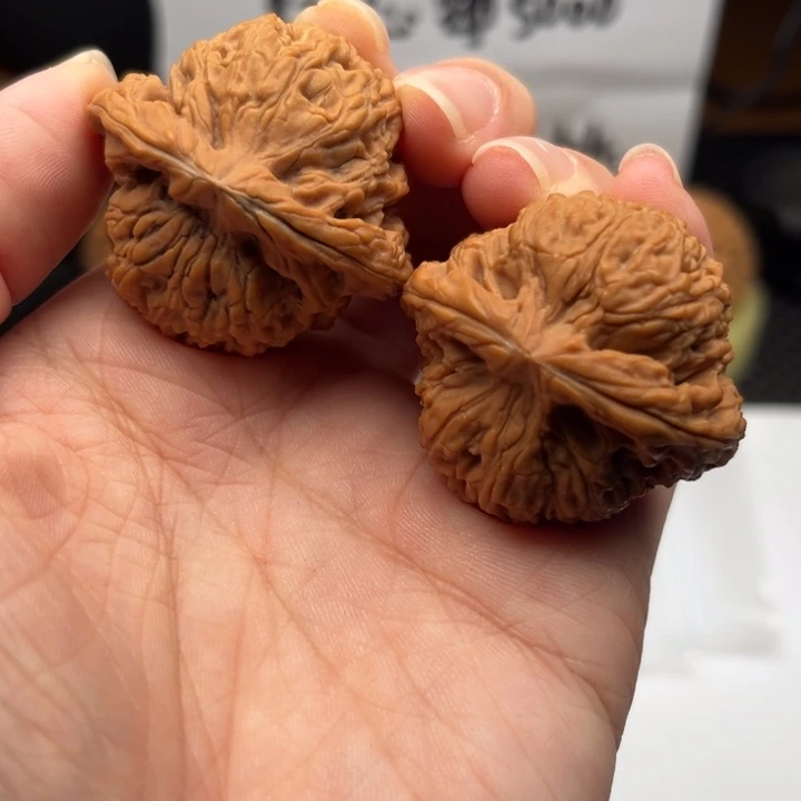 文玩核桃吊坠南疆38