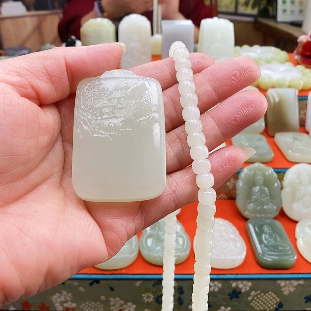 颈饰未镶嵌和田玉听***甜