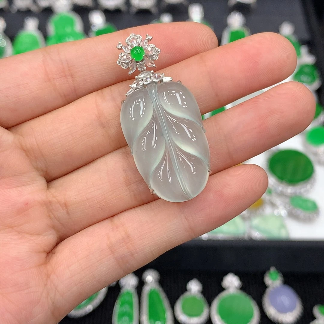 【闪购商品】翡翠吊坠(不含链)18K金镶嵌叶子