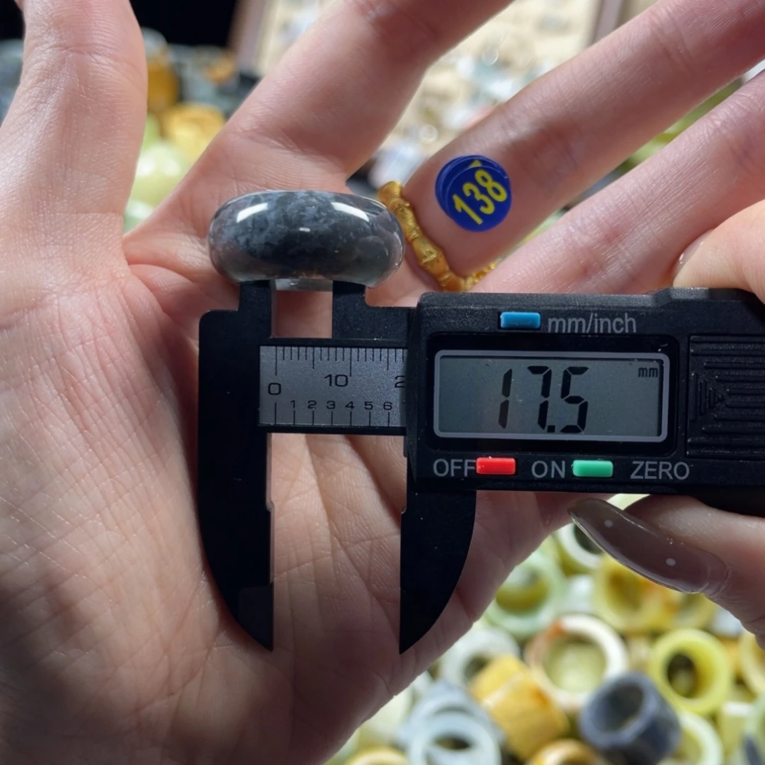 蛇纹石玉未镶嵌戒指