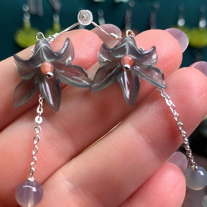 未镶嵌蛇纹石玉耳饰