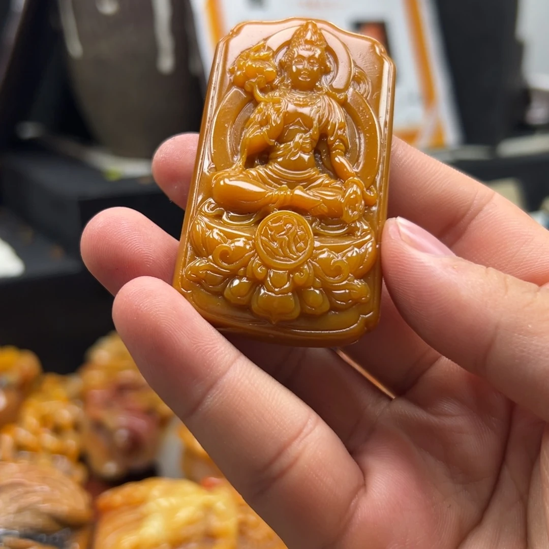 未镶嵌石英质玉（黄龙玉）多样性发货，发其一