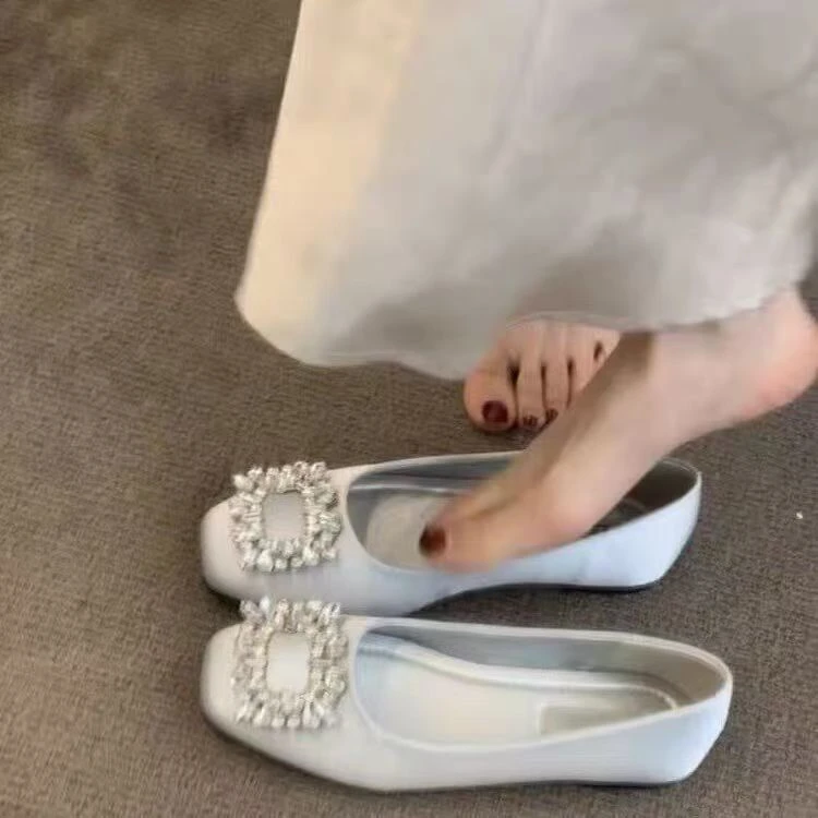 方扣单鞋百搭气质通勤方头女鞋时尚软底平底水钻浅口2025年秋夏新