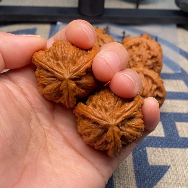 吊坠文玩核桃ৡ**三棱