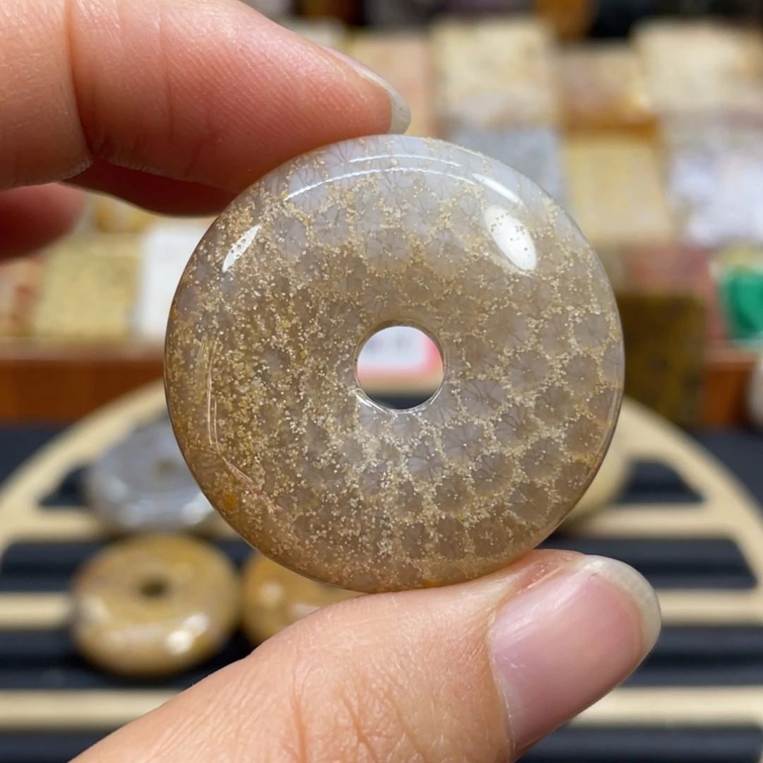 硅化玉未镶嵌颈饰k36