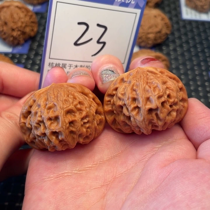 桃核把件39宫灯23。。。