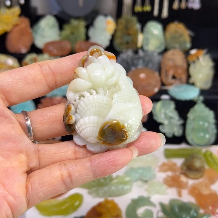 蛇纹石玉未镶嵌吊坠(赠链)