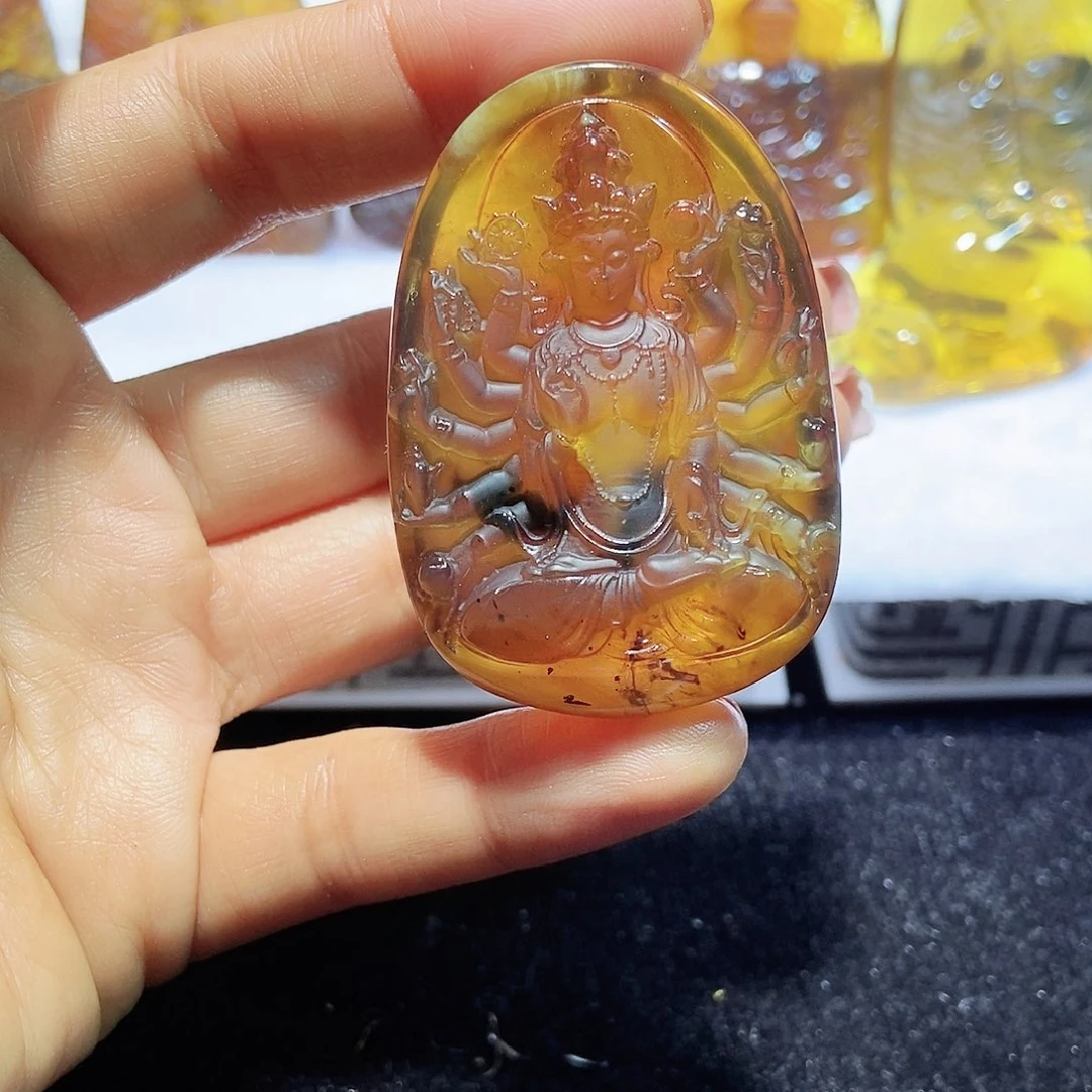 琥珀颈饰未镶嵌千手观音