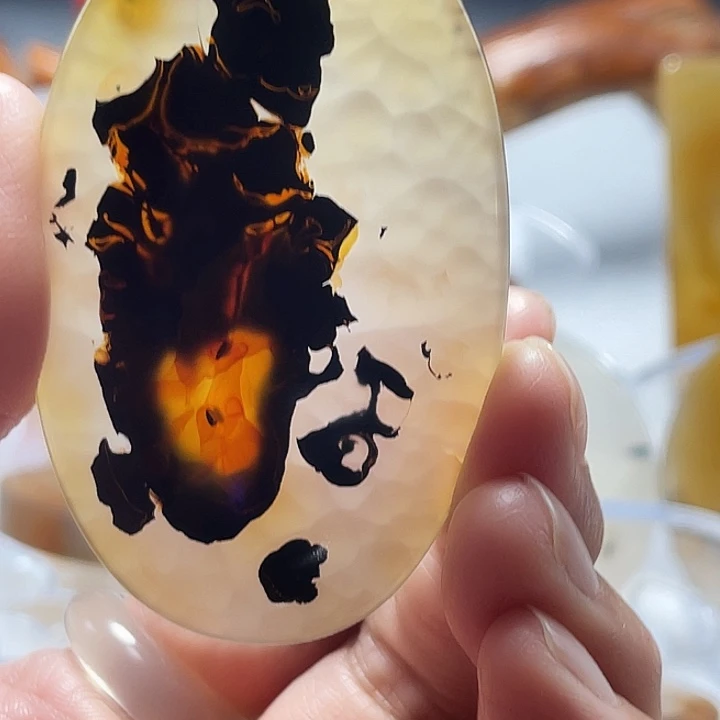 一***亮玛瑙/玉髓未镶嵌颈饰