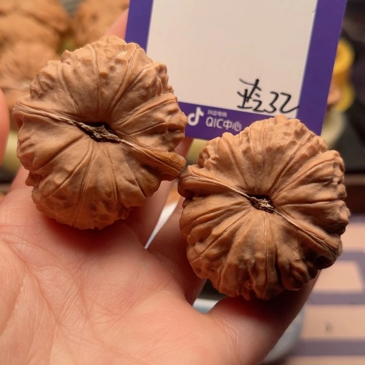 吊坠文玩核桃冷****8文玩核桃32