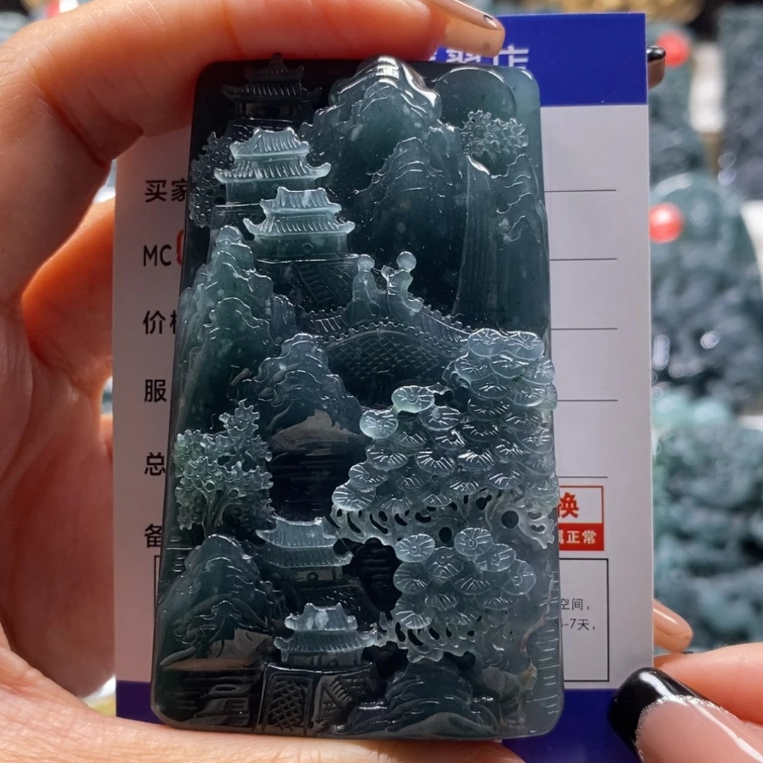 剑***修翡翠未镶嵌颈饰翡翠吊坠