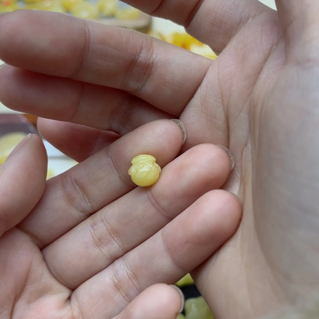 【闪购商品】蜜蜡裸石未镶嵌秋*凉配饰