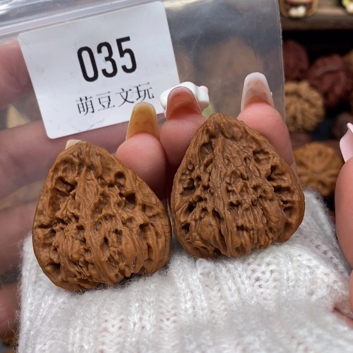 把件文玩核桃默认微瑕黄035南疆石佛肚33全品