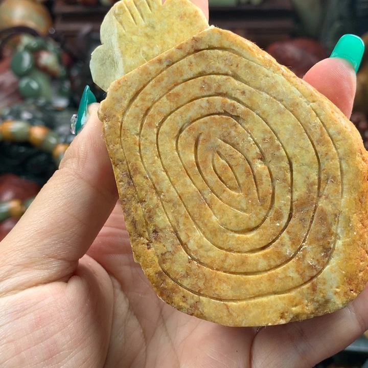 岫岩河磨玉（透闪石质玉）把件未镶嵌