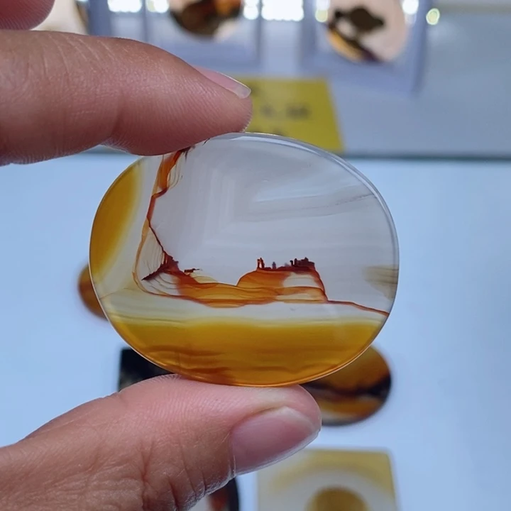 雨***晴玛瑙/玉髓未镶嵌珠宝半成品
