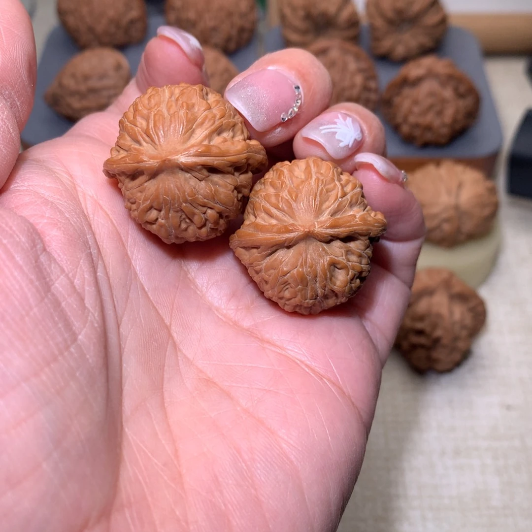 文玩核桃把件无**心石子磨