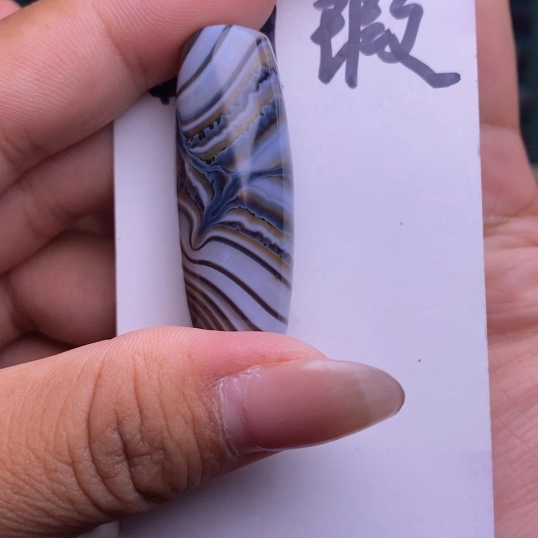 哈***旭未镶嵌颈饰玛瑙/玉髓
