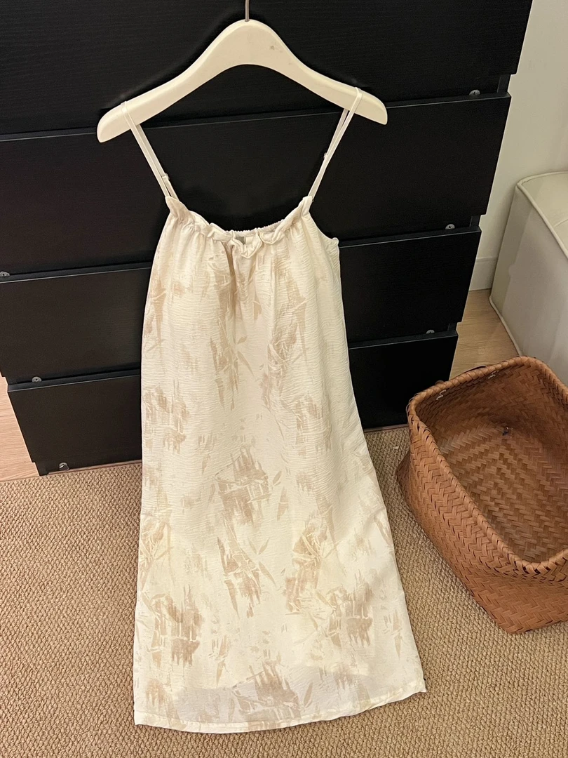 8425号2511#韩系粉墨印花一体内里可调节肩带家居裙（预）