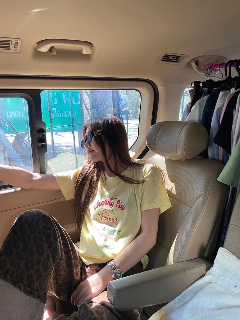 周日见 韩国东大门2025夏装樱桃披萨印花短袖T恤